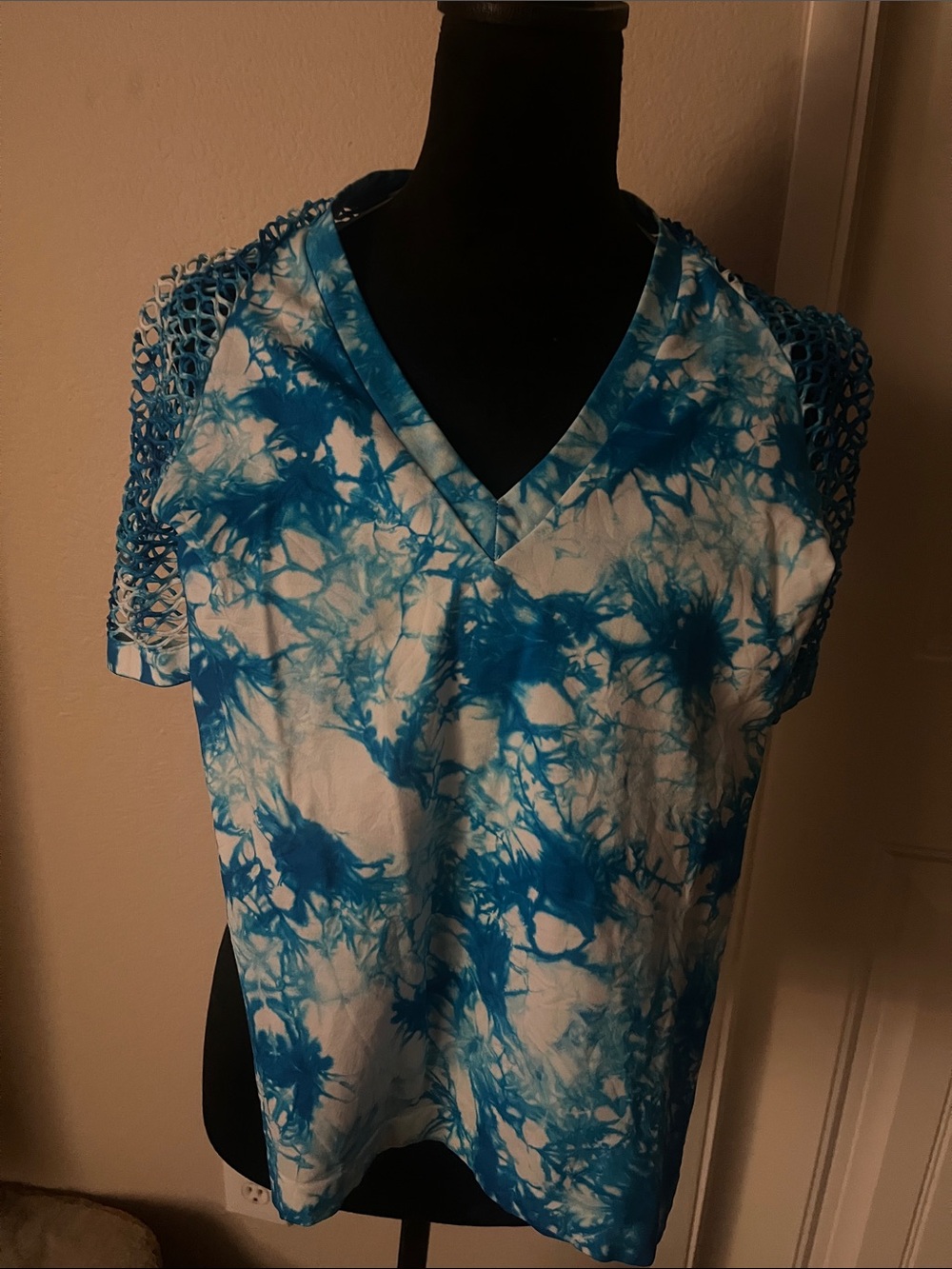 VENUS Blue Tie-Dye V-Neck Short Sleeve Top